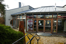 Ansicht von Außen auf unser Ausstellungs-, Büro und Werkstattgebäude