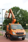 Wartung der Straßenbeleuchtung, mit dem Steiger 