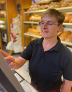 Verkäuferin in der Bäckerei 