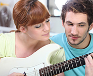 einfühlsame GitarrenlehrerInnen