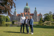 Geschäftsführer Klaus Drewicke mit Berater Philipp Kottke u. F. Bodenstedt