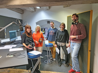 Kursteilnehmer in einem unserer Radiostudios