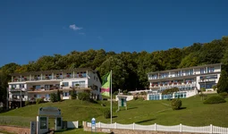 Aussenansicht Hotel und Apartmenthaus