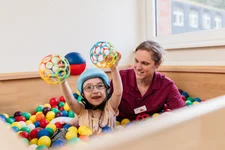Ergotherapie im Bällebad