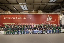 Gruppenfoto alle Mitarbeiter 