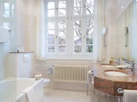 Hotelzimmer / Badezimmer