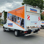 LKW mit Ladebordwand zum Geräte- und Rückenschonenden Transport von Haushaltsgeräten