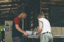 Mitarbeiter bei der Kundenberatung