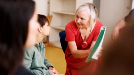 Schulbegleitung mit Begleitkind im Unterricht