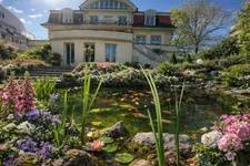 Unser Büro und der Garten für eine erholsame Pause im Frühling
