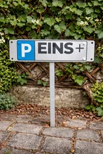 Parkplätze im Hof