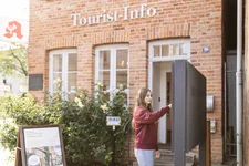 Tourist-Info am Markt mit Digitaler Stele