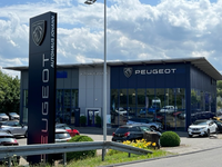 Autohaus Außenansicht