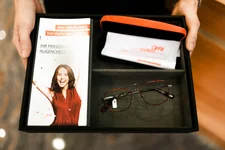 Abgabe der neuen Lieblingsbrille 