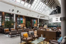 Atrium und Hotelbar
