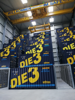 Container- Lager innen